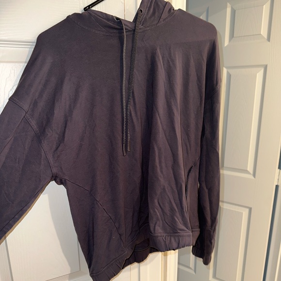 RARE LULULEMON TWIST BACK HOODIE - Picture 1 of 3
